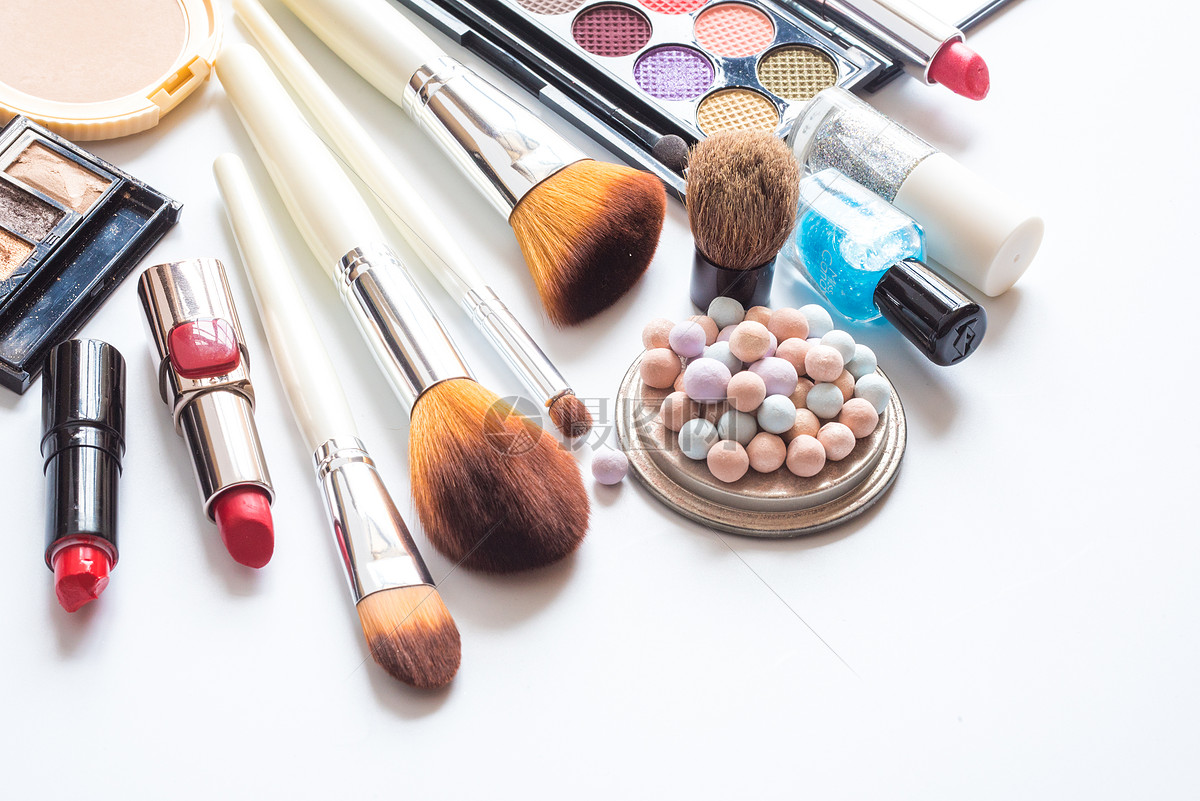 港股开盘 | 恒指高开0.35% 锂矿概念强势